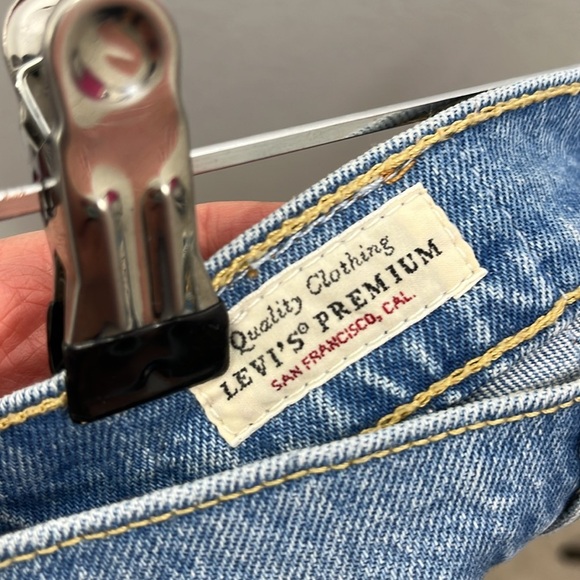 Levi's Premium Ribcage Short Tango Beach size 27 Button front Cheeky shorts - Picture 6 of 12